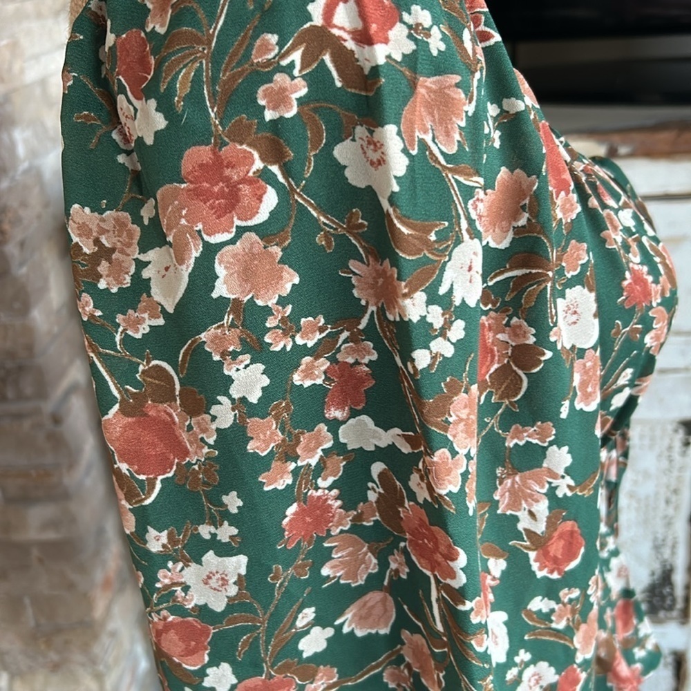 MINE hunter green floral smocked top cropped long sleeve tie at bust scoop back - Picture 8 of 15